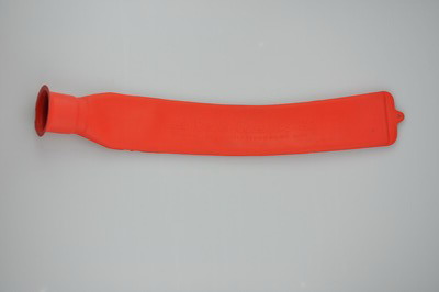 请问给热水袋注水的方法是什么？